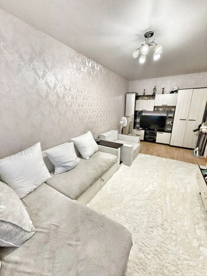 Продам однокомнатную (1-комн.) квартиру, Ратной Славы ул, 42, Российский п