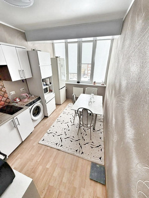 Продам однокомнатную (1-комн.) квартиру, Ратной Славы ул, 42, Российский п