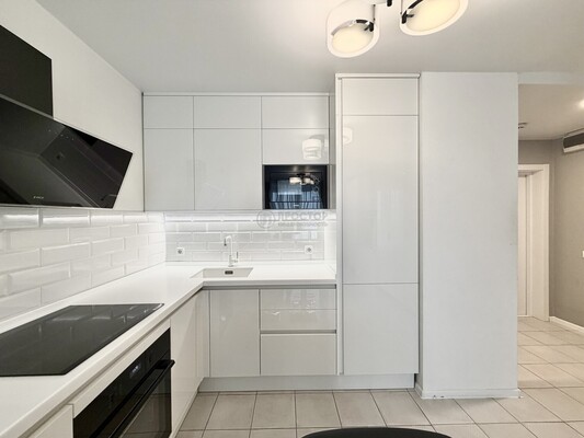 Продам однокомнатную (1-комн.) квартиру, Ясеневая ул, 12к1, Москва г