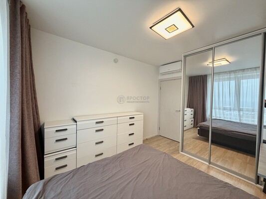 Продам однокомнатную (1-комн.) квартиру, Ясеневая ул, 12к1, Москва г