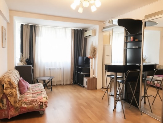 Продам трехкомнатную (3-комн.) квартиру, Красноармейская (Центральный р-н) ул, 15, Сочи г