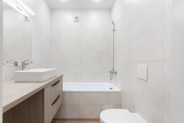 Продам однокомнатную (1-комн.) , Осенняя ул, 2к18, Ласкино п