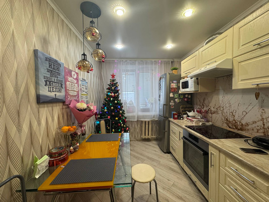 Продам трехкомнатную (3-комн.) квартиру, Красина ул, 50а, Ишим г