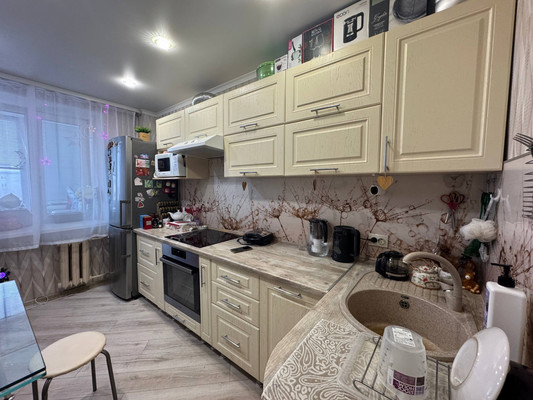 Продам трехкомнатную (3-комн.) квартиру, Красина ул, 50а, Ишим г