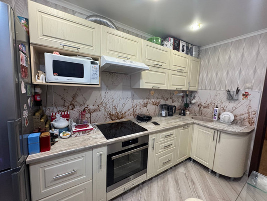 Продам трехкомнатную (3-комн.) квартиру, Красина ул, 50а, Ишим г