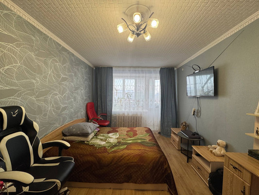 Продам трехкомнатную (3-комн.) квартиру, Красина ул, 50а, Ишим г