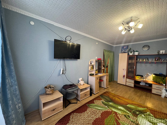 Продам трехкомнатную (3-комн.) квартиру, Красина ул, 50а, Ишим г