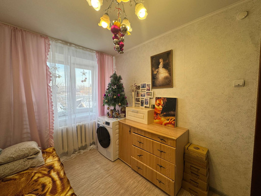 Продам трехкомнатную (3-комн.) квартиру, Красина ул, 50а, Ишим г
