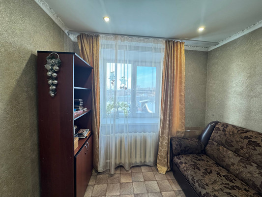 Продам трехкомнатную (3-комн.) квартиру, Красина ул, 50а, Ишим г