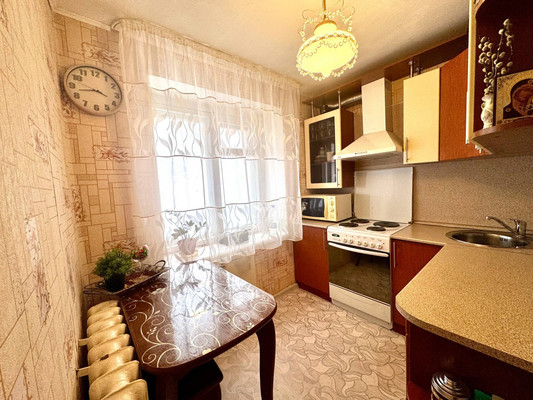 Продам трехкомнатную (3-комн.) квартиру, Гагарина ул, 40а, Гагарино с