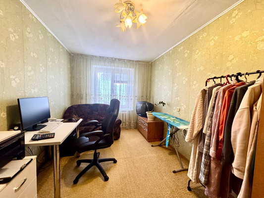 Продам трехкомнатную (3-комн.) квартиру, Гагарина ул, 40а, Гагарино с