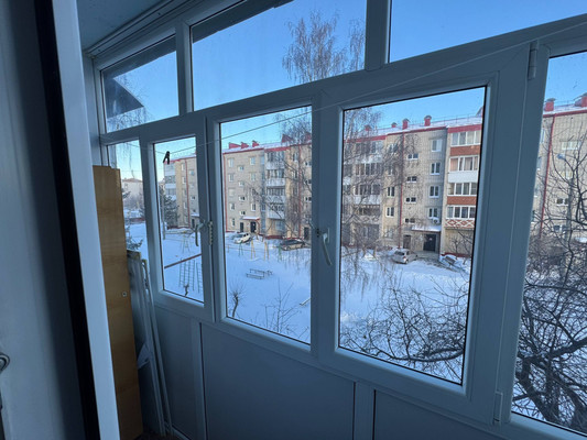 Продам трехкомнатную (3-комн.) квартиру, Рокоссовского ул, 15кб, Ишим г