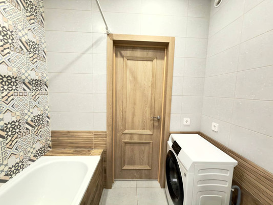 Продам однокомнатную (1-комн.) квартиру, Аделя Кутуя ул, 100, Казань г