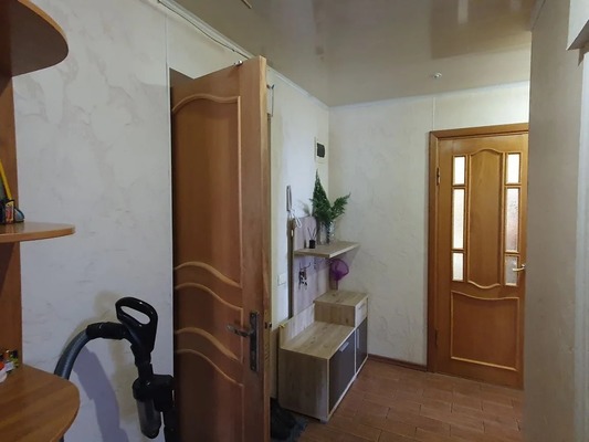 Продам трехкомнатную (3-комн.) квартиру, Красная ул, 59А, Кропоткин г