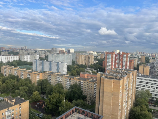 Продам трехкомнатную (3-комн.) квартиру, Лермонтовская ул, 1, Москва г