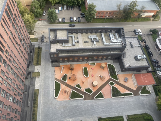 Продам трехкомнатную (3-комн.) квартиру, Лермонтовская ул, 1, Москва г