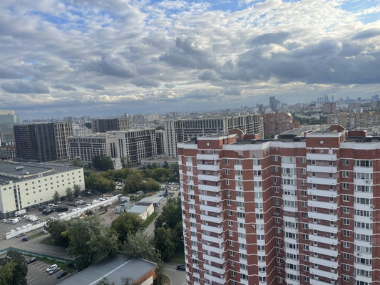 Продам трехкомнатную (3-комн.) квартиру, Лермонтовская ул, 1, Москва г