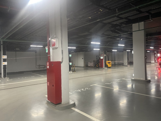 Продам трехкомнатную (3-комн.) квартиру, Лермонтовская ул, 1, Москва г