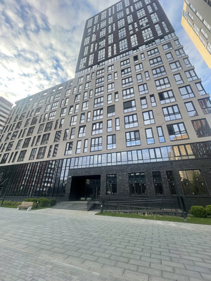Продам трехкомнатную (3-комн.) квартиру, Лермонтовская ул, 1, Москва г