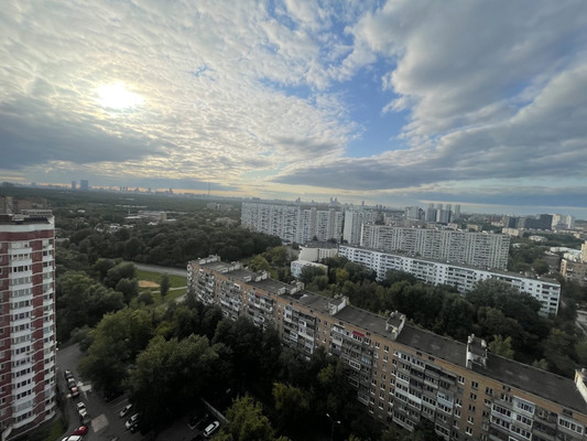 Продам многокомнатную квартиру, Лермонтовская ул, 1к1, Москва г