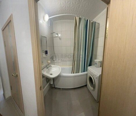 Продам однокомнатную (1-комн.) квартиру, Домодедовская ул, 38к1, Москва г