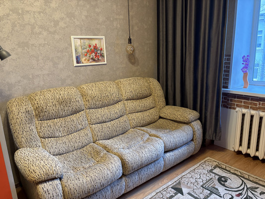 Продам комнату в 20-комн. квартире, Среднеохтинский пр-кт, 33/15, Санкт-Петербург г