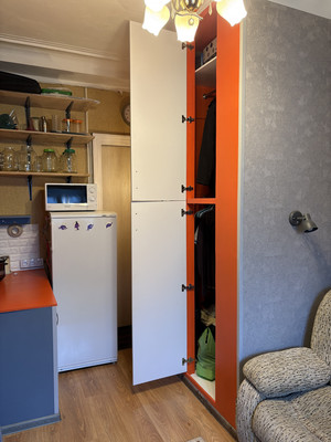 Продам комнату в 20-комн. квартире, Среднеохтинский пр-кт, 33/15, Санкт-Петербург г