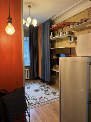 Продам комнату в 20-комн. квартире, Среднеохтинский пр-кт, 33/15, Санкт-Петербург г