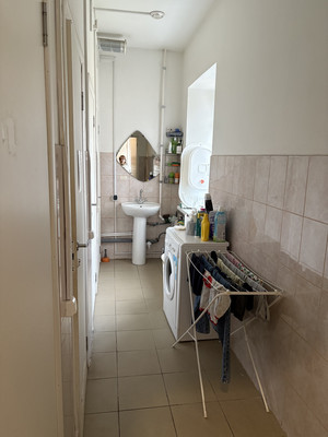 Продам комнату в 20-комн. квартире, Среднеохтинский пр-кт, 33/15, Санкт-Петербург г