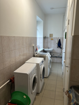 Продам комнату в 20-комн. квартире, Среднеохтинский пр-кт, 33/15, Санкт-Петербург г