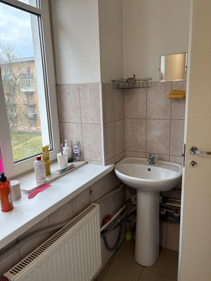 Продам комнату в 20-комн. квартире, Среднеохтинский пр-кт, 33/15, Санкт-Петербург г