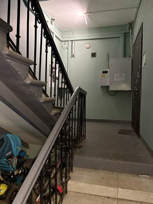 Продам комнату в 20-комн. квартире, Среднеохтинский пр-кт, 33/15, Санкт-Петербург г