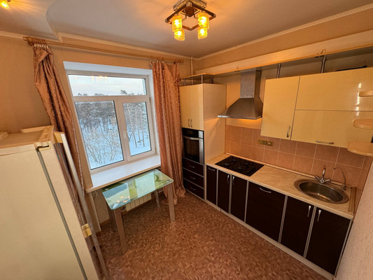 Продам двухкомнатную (2-комн.) квартиру, Мира пр-кт, 13, Комсомольск-на-Амуре г