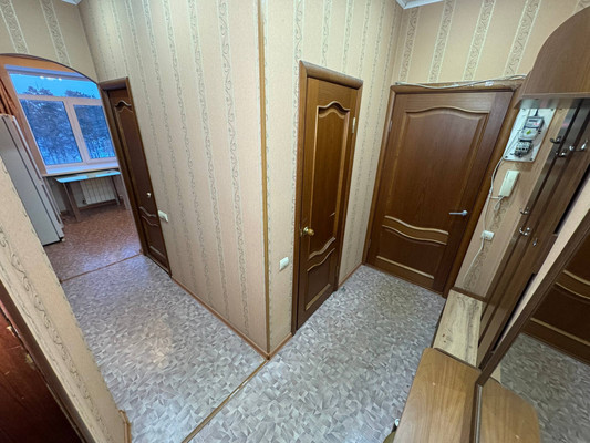 Продам двухкомнатную (2-комн.) квартиру, Мира пр-кт, 13, Комсомольск-на-Амуре г