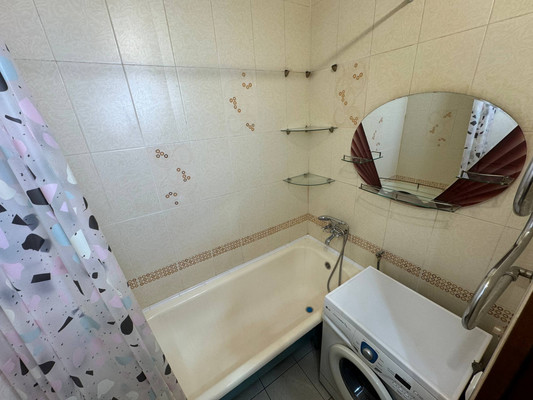 Продам двухкомнатную (2-комн.) квартиру, Мира пр-кт, 13, Комсомольск-на-Амуре г