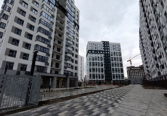 Продам однокомнатную (1-комн.) квартиру, Сергея Джанбровского ул, 27к2, Дударева д