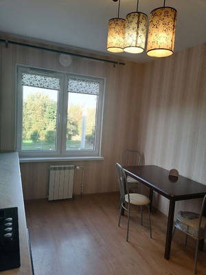 Продам двухкомнатную (2-комн.) квартиру, Осенняя ул, 7, Калининград г