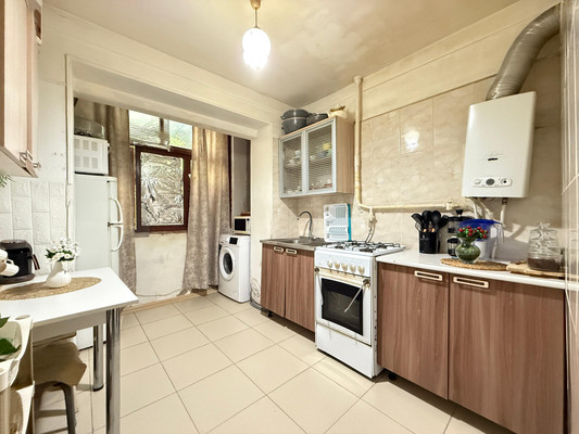 Продам двухкомнатную (2-комн.) квартиру, Ашурова ул, 16, Нальчик г