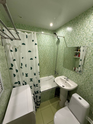 Продам двухкомнатную (2-комн.) квартиру, Гвардейская ул, 38, Казань г