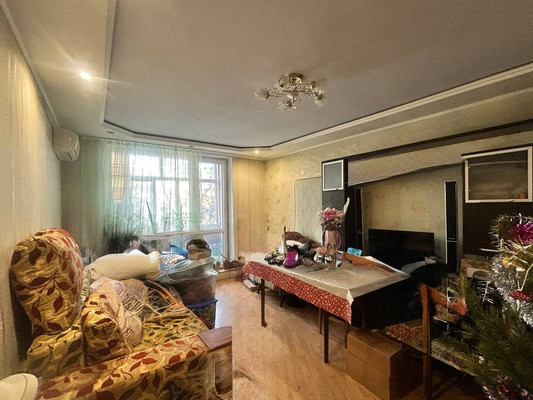 Продам трехкомнатную (3-комн.) квартиру, Беспалова ул, 156, Симферополь г