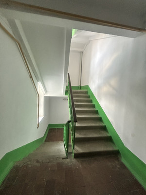 Продам трехкомнатную (3-комн.) квартиру, Беспалова ул, 156, Симферополь г