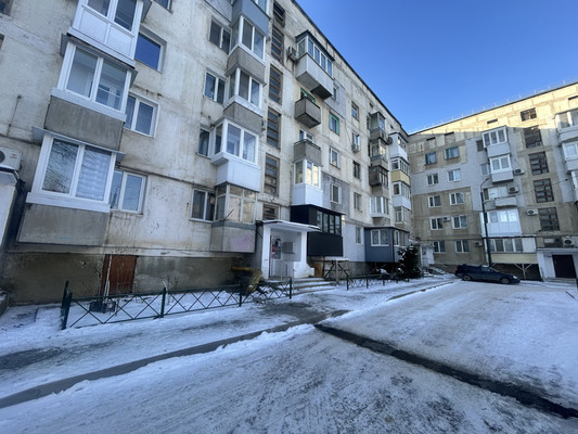Продам трехкомнатную (3-комн.) квартиру, Беспалова ул, 156, Симферополь г