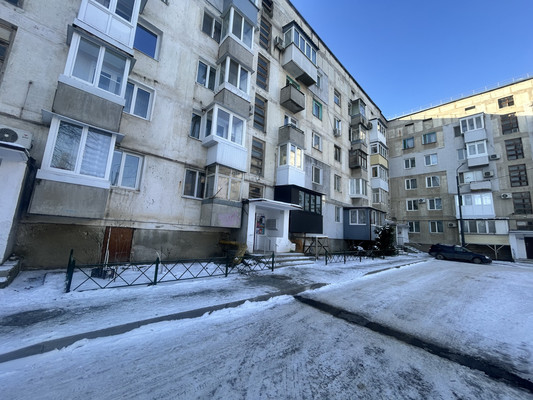 Продам трехкомнатную (3-комн.) квартиру, Беспалова ул, 156, Симферополь г
