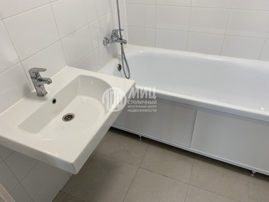 Продам двухкомнатную (2-комн.) квартиру (долевое), Нижние Поля ул, Москва г