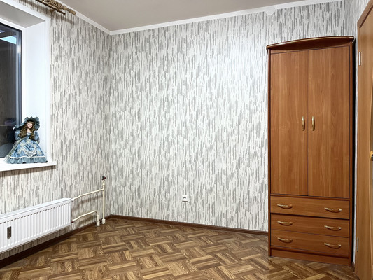 Продам трехкомнатную (3-комн.) квартиру, Артемьевская ул, 1, Кондратово д