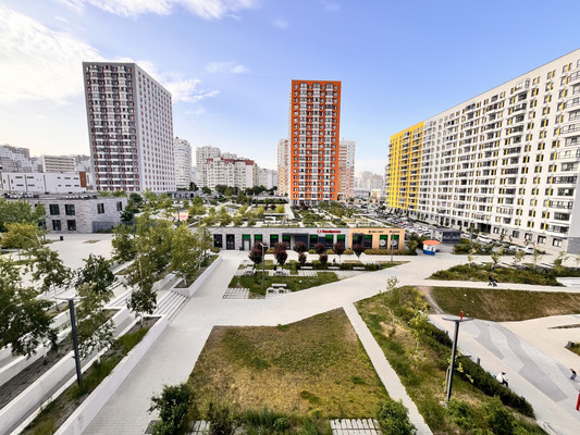 Продам трехкомнатную (3-комн.) квартиру, Григорьева ул, 12к1, Новороссийск г