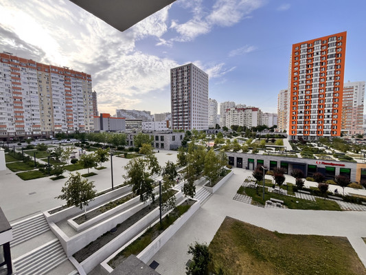 Продам трехкомнатную (3-комн.) квартиру, Григорьева ул, 12к1, Новороссийск г