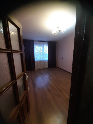 Продам трехкомнатную (3-комн.) квартиру, Школьная ул, 24, Коммунар г