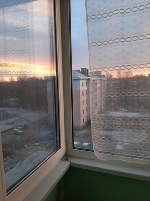 Продам трехкомнатную (3-комн.) квартиру, Школьная ул, 24, Коммунар г