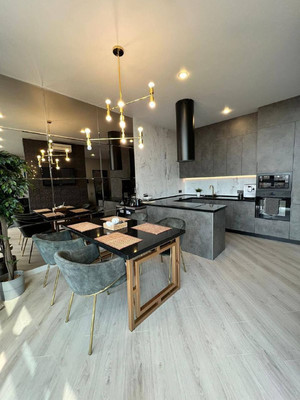 Продам трехкомнатную (3-комн.) квартиру, Чистопольская ул, 40, Казань г